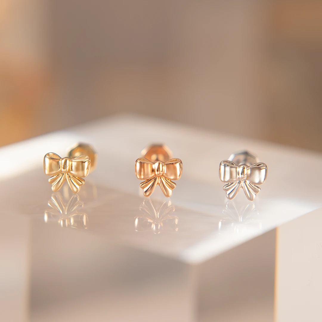 Mori Sassy Bow flatback earring, chic and playful design. 平底耳環 18k純金 香港 蝴蝶結款